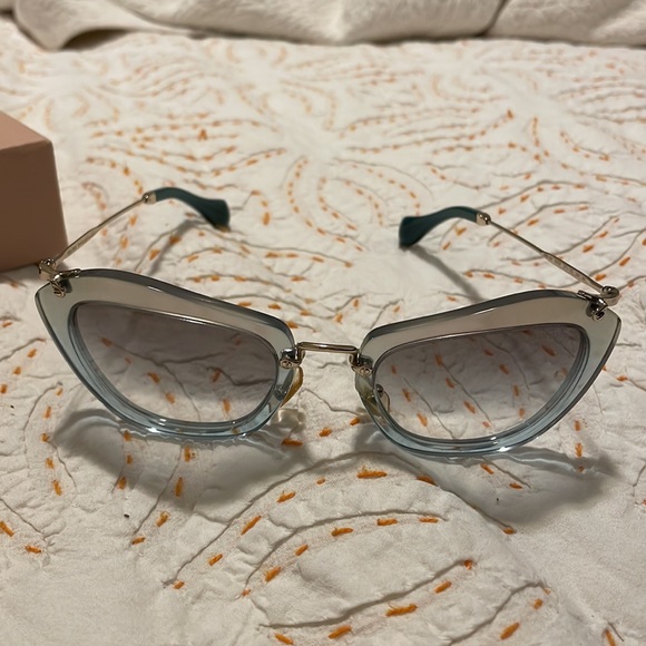 Authentic Y2K MiuMiu Cat Eye Sunglasses with glitter aqua blue frames - Picture 4 of 4